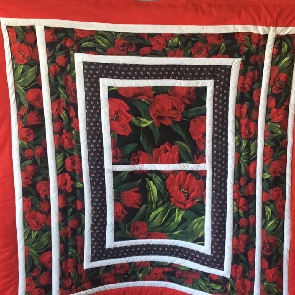 NWT Hand Crafted Tulip Time Quilt